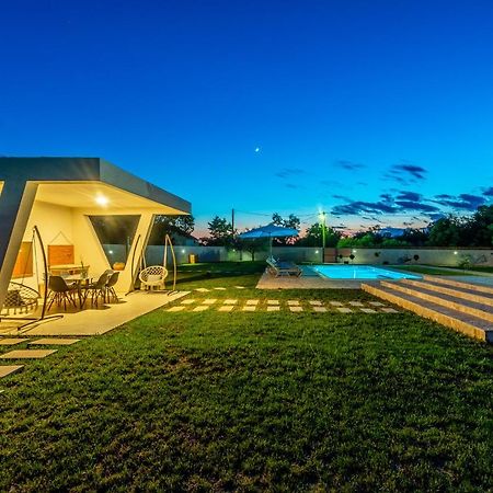 S&I Peaceful Holiday Home With Pool & Jacuzzi Galovac  Exteriér fotografie