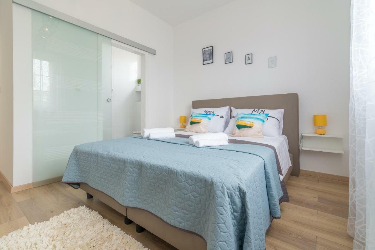 S&I Peaceful Holiday Home With Pool & Jacuzzi Galovac  Exteriér fotografie