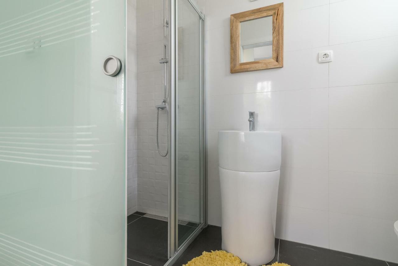 S&I Peaceful Holiday Home With Pool & Jacuzzi Galovac  Exteriér fotografie
