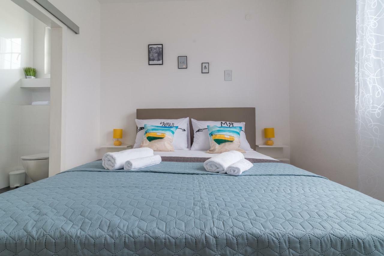 S&I Peaceful Holiday Home With Pool & Jacuzzi Galovac  Exteriér fotografie