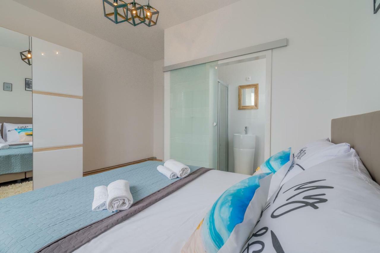 S&I Peaceful Holiday Home With Pool & Jacuzzi Galovac  Exteriér fotografie